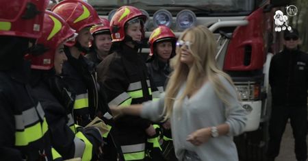 Ogień, straż pożarna i ... buldożki. Tak wyglądał dzień z Majdanami