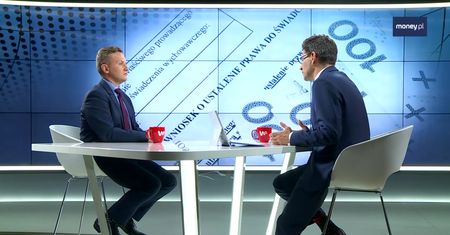Rząd da 300 zł na wyprawkę szkolną, a co z darmowymi podręcznikami? Wiceminister Marczuk wyjaśnia