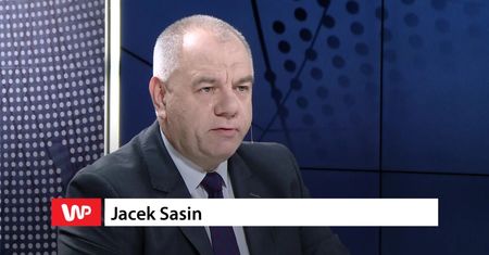 Rząd nie poleciał do Katynia. "Pewne tragedie przeżywamy mocniej"
