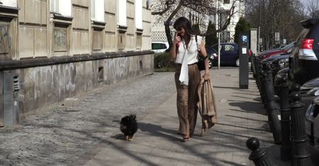 Rusin kokietuje paparazzi: "Chyba nie do mnie ta delegacja, co?"