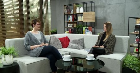 To, co usłyszała od bezdomnego, było początkiem wielkiej akcji społecznej. Mogłeś widzieć ich na dworcu