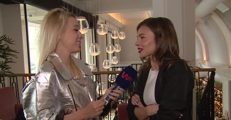 Herbuś przesunęła próbę, żeby przyjść pozować z butem. "Godzinka na trendy z rana"