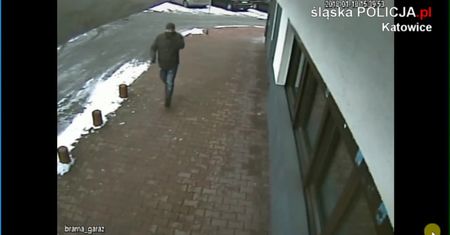 Zaatakował 14-latkę w Katowicach. Policja publikuje nagranie