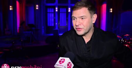 Karolak dziękuje Dodzie: "Zakupiła nam nowe lampy. Super, bo teatr jest biedny"