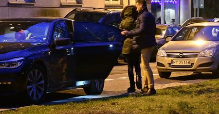 Liczna rodzina Kraśków na spacerze. Tak wygląda szczęśliwe rodzicielstwo?