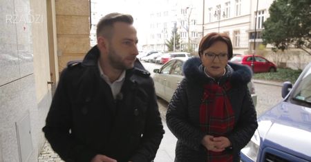 "Kto nami rządzi?". Kopacz pod ostrzałem pytań o Schetynę. Oto reakcja