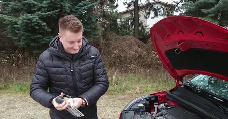 Gadżet za kilkanaście złotych pomoże sprawdzić temperaturę zamarzania cieczy chłodzącej