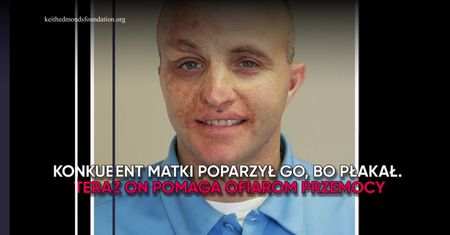 Konkubent matki poparzył go, bo płakał. Teraz on pomaga ofiarom przemocy