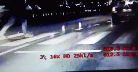 Nieoznakowane BMW przyłapało kierowcę wyprzedzającego na pasach
