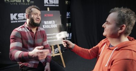 Z przymrużeniem oka: Chalidow wybrał nową ring girl KSW