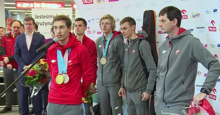Kamil Stoch podziękował za wsparcie kibiców. "Ono pomogło się nam podnieść"