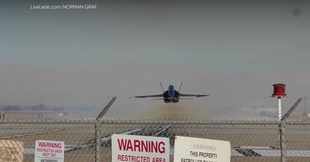 F-18 nad głowami spotterów. To dopiero jest uderzenie