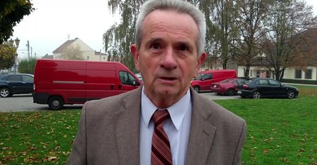 Samospalenie przed Pałacem Kultury. Reporter WP był w Niepołomicach