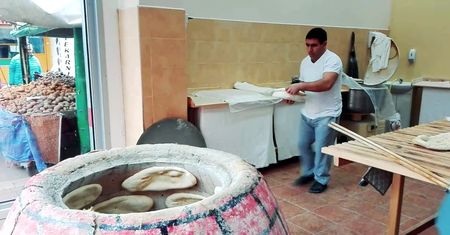 Lawasz, puri i chaczapuri, czyli jak powstaje ormiańsko-gruzińskie pieczywo