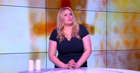 Romanowska w Pudelek Show: gra seksbombę, opiekunkę do dzieci i… pijaną prezenterkę