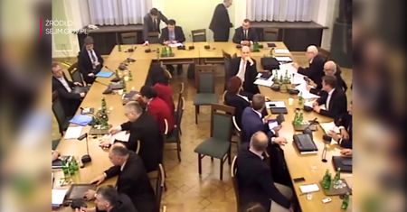 Marek Suski znowu błyszczy. Tą wpadką przebił słynną "carycę Katarzynę"