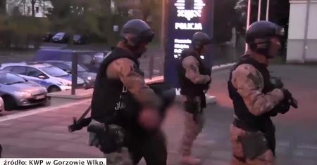 Kopali go po głowie i kroczu. Nie przeżył. Mistrz Polski w kick-boxingu z zarzutami!