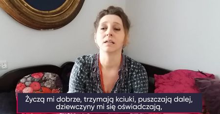 "Szukam mężczyzn, którzy nie boją się emocji". Ogłoszenie matrymonialne 50-latki podbija internet
