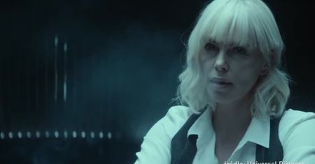 #dziejesiewkulturze: Charlize Theron i Scarlett Johansson chcą być Batgirl