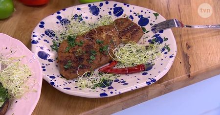 Wegański sposób na karkówkę i sos tzatziki