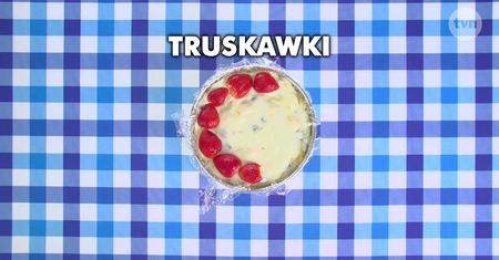 Serniczek na zimno z owocami
