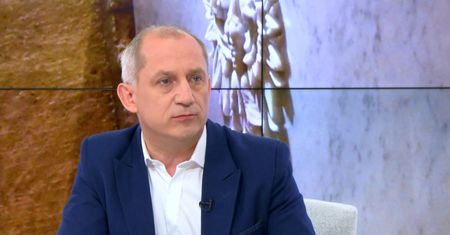 Neumann tłumaczy się ze słów o wspólnym grobie