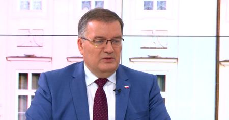 Andrzej Dera odpowiada Aleksandrowi Kwaśniewskiemu. Wytyka mu "niezrozumienie"