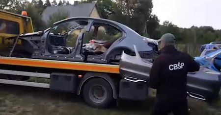 Kradli auta w Wielkiej Brytanii, demontowali w lesie nieopodal Białegostoku