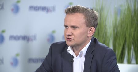 Wiceminister odpowiada na krytykę zmian w programie "500+"