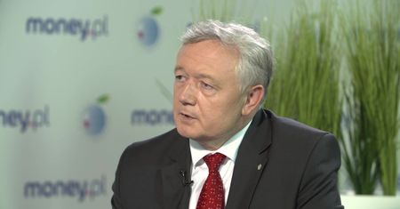 Rząd chce zarobić na e-palaczach. "Zyski nie mogą trafić do koncernów tytoniowych"