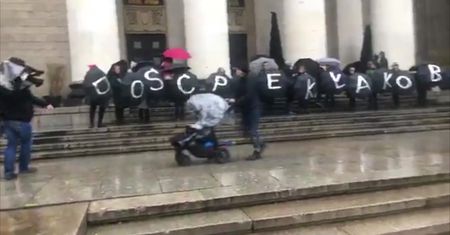 Kobiety nie składają parasolek. Relacja z protestu "Czarny wtorek"