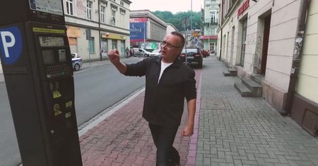 Wojna o krakowskie miejsca parkingowe w "Odrobina Więcej Polski" [Odcinek 1]