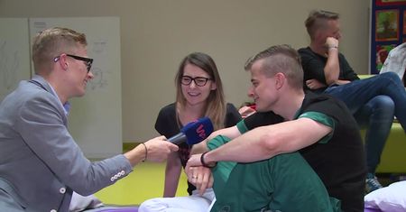 Mieli pojechać w podróż poślubną. Zamiast tego dołączyli do protestu