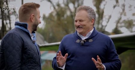O husarii, Macierewiczu i gejach. Jakubiak w "Kto nami rządzi?"