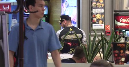 "Król Albanii" na lunchu w fast foodzie