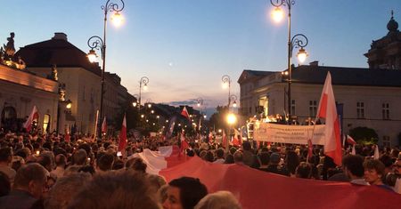 Protesty w obronie sądów - 50 tysięcy osób w Warszawie
