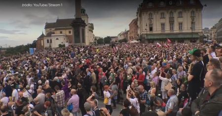 Miesięcznica smoleńska. Obywatele RP rozwiązują kontrmanifestację