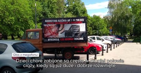 Protesty środowisk pro-life przed warszawskimi szpitalami