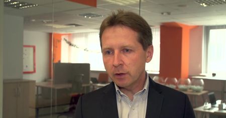 Chcesz dostać wymarzoną pracę? Zainwestuj w luksusową torebkę!