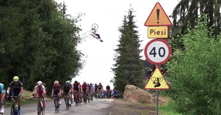 Tour de Pologne: Skok nad peletonem