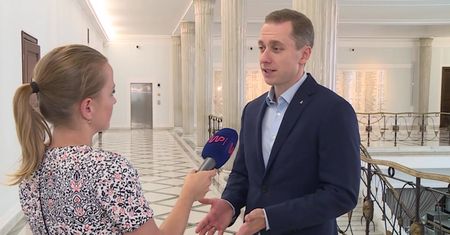 Przesłuchanie Tuska ws. Smoleńska. Politycy PO: To polityczne show PiS-u