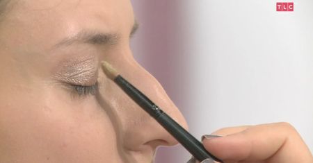 Mistrzyni makijażu: Jak zaokrąglić zbyt chudą buzię?