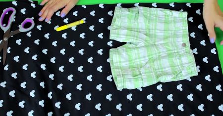 Spodenki dziecięce w uroczy wzorek – DIY