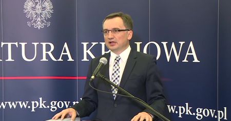 Gwałt 26-latki z Łodzi. Ziobro odwołał prokuratora i chce zaostrzenia kar