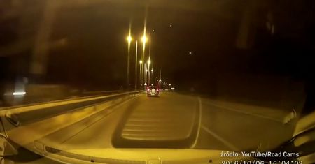 #dziejesiewmoto: kot sprawcą kolizji, Audi kontra Subaru i stare BMW jako rajdówka
