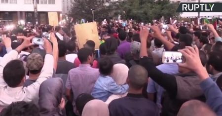 Tysiące Marokańczyków protestuje po tragicznej śmierci handlarza ryb