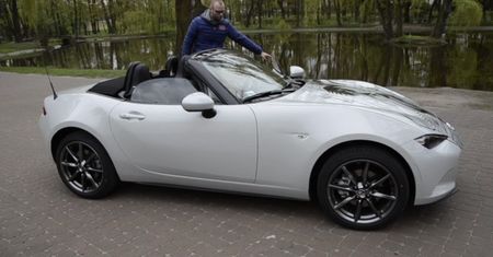 Mazda MX-5 (ND) - jak składa się dach?