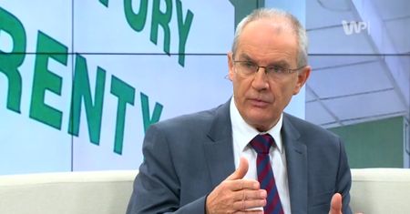 Polska obniża wiek emerytalny. "Staniemy się pośmiewiskiem Europy"
