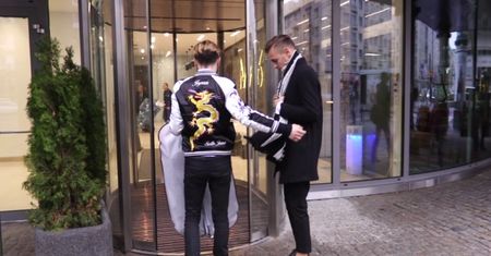 Kwiatkowski z narzeczonym wychodzi z "Dzień Dobry TVN"