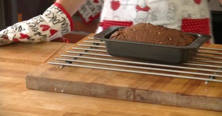 Przepis na bananowe ciasto z nutellą i orzechami